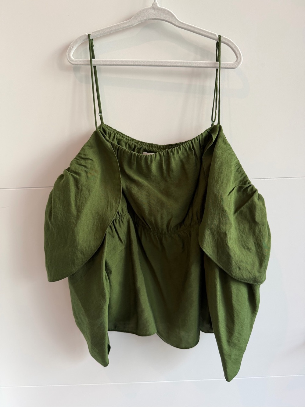 Vince Off the Shoulder Cutout Top (NEVER WORN)